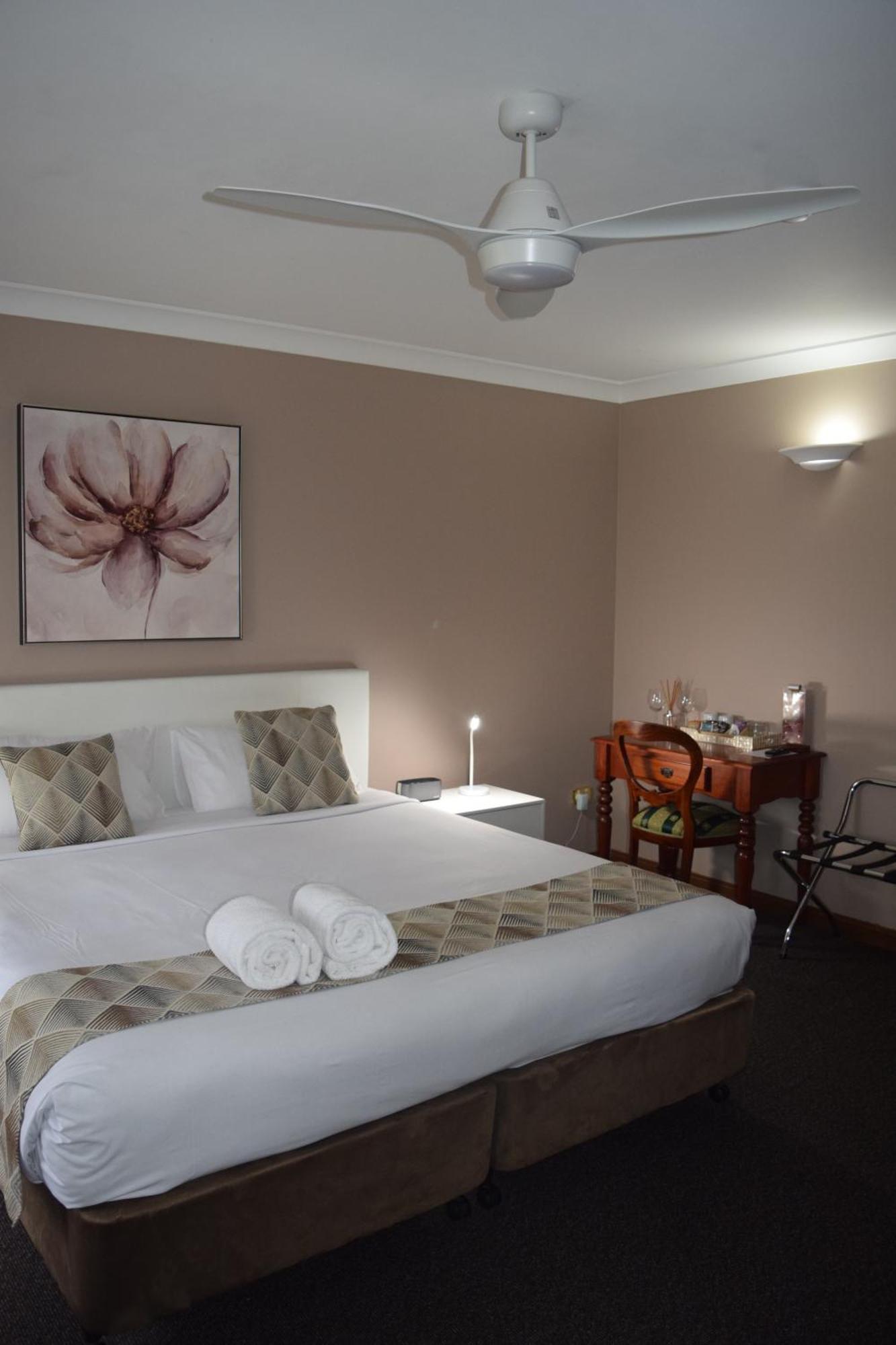 Oasis Inn Ulladulla - Welcoming Guests 18 Years And Older Экстерьер фото