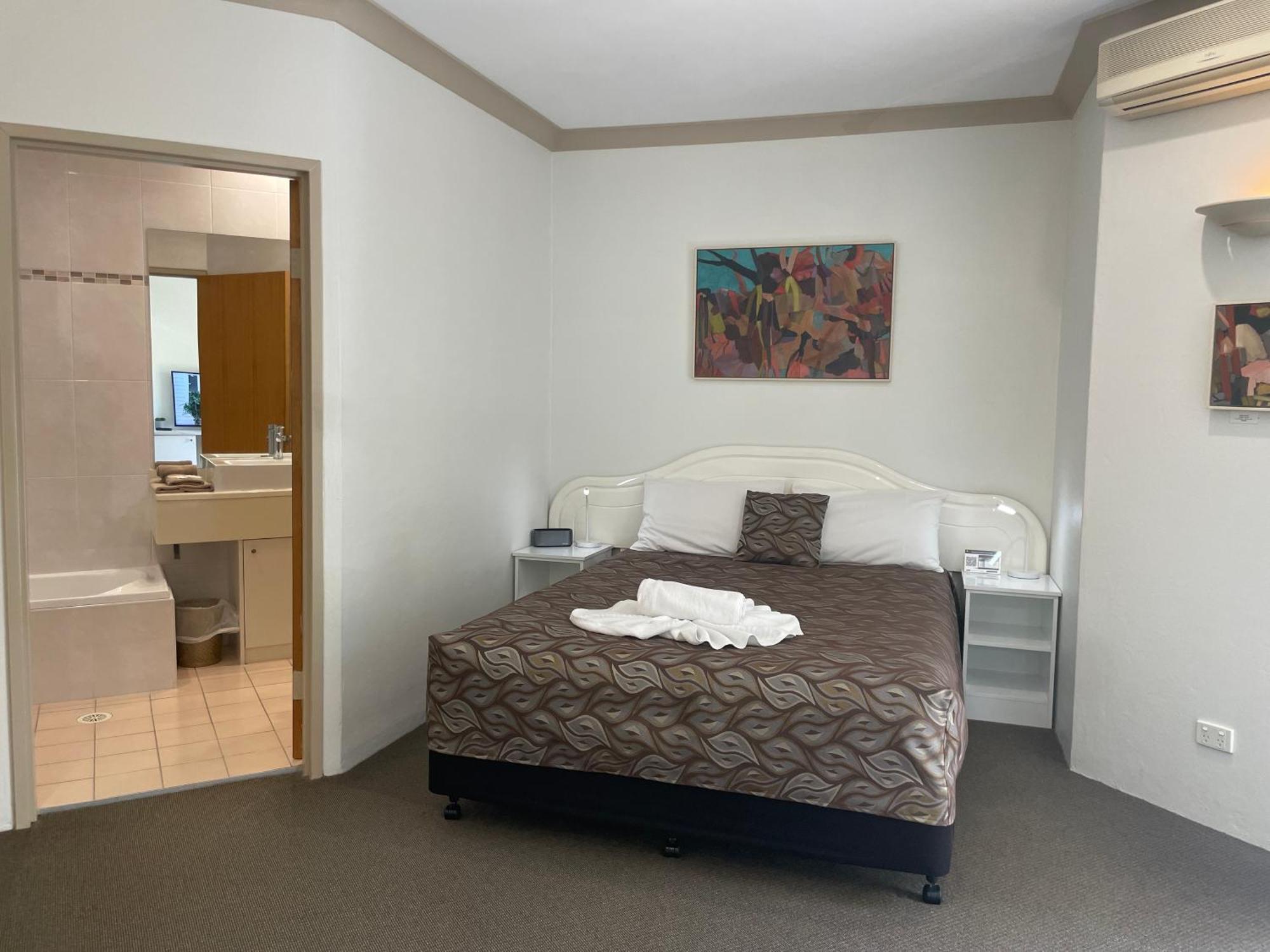 Oasis Inn Ulladulla - Welcoming Guests 18 Years And Older Экстерьер фото