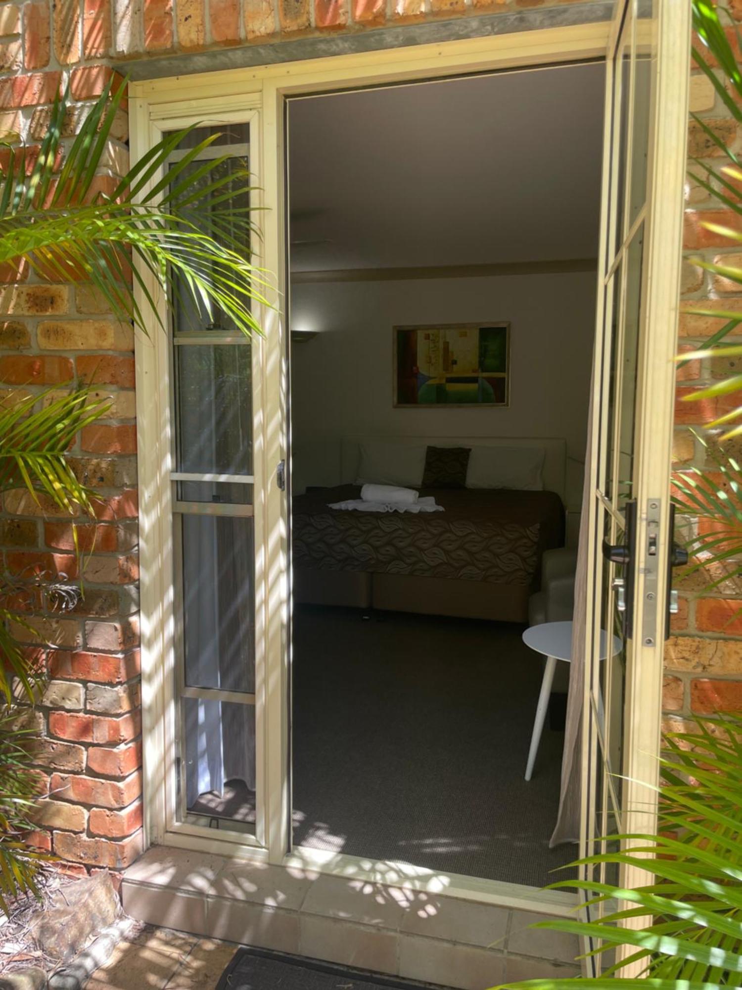 Oasis Inn Ulladulla - Welcoming Guests 18 Years And Older Экстерьер фото