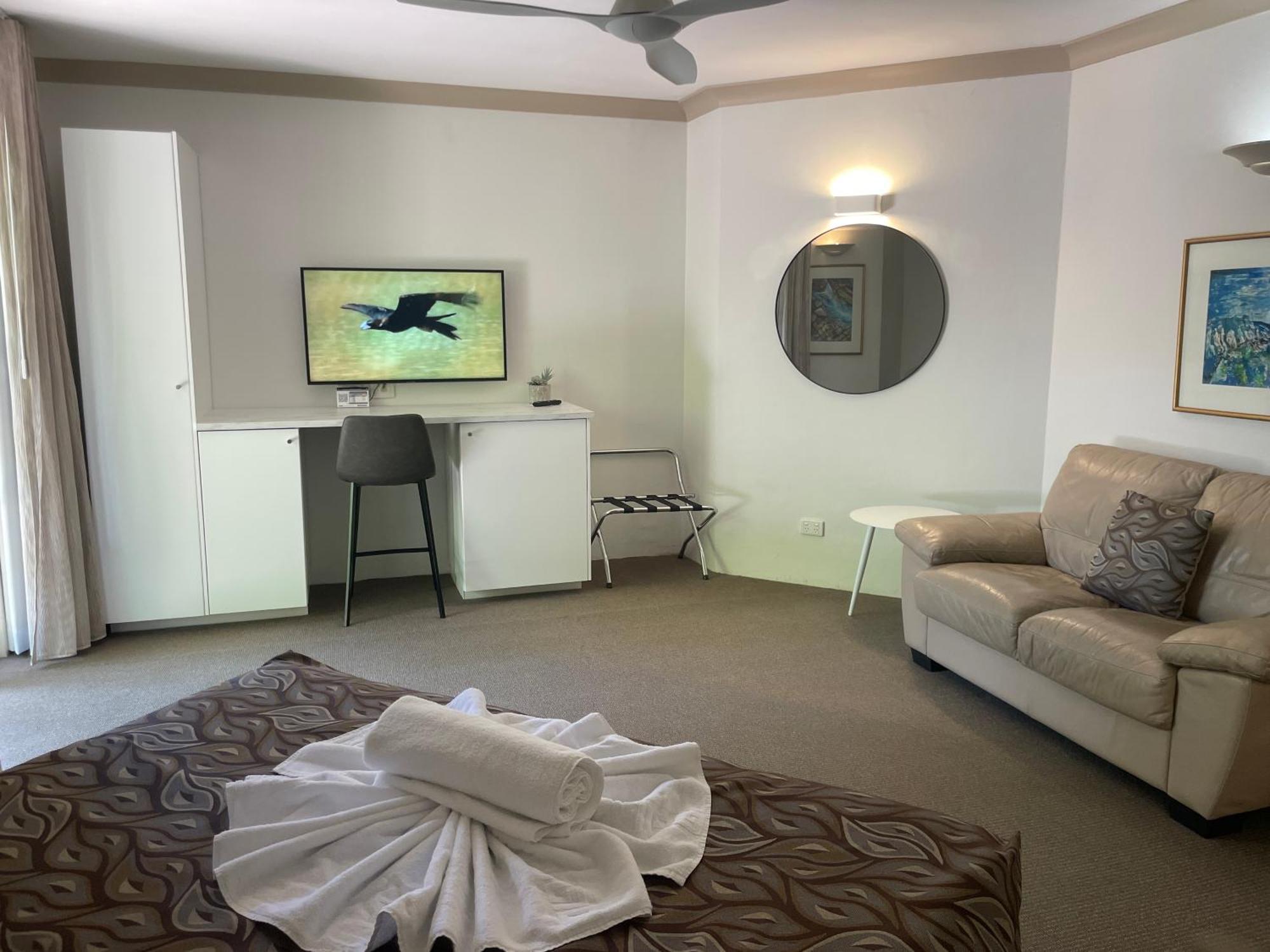 Oasis Inn Ulladulla - Welcoming Guests 18 Years And Older Экстерьер фото
