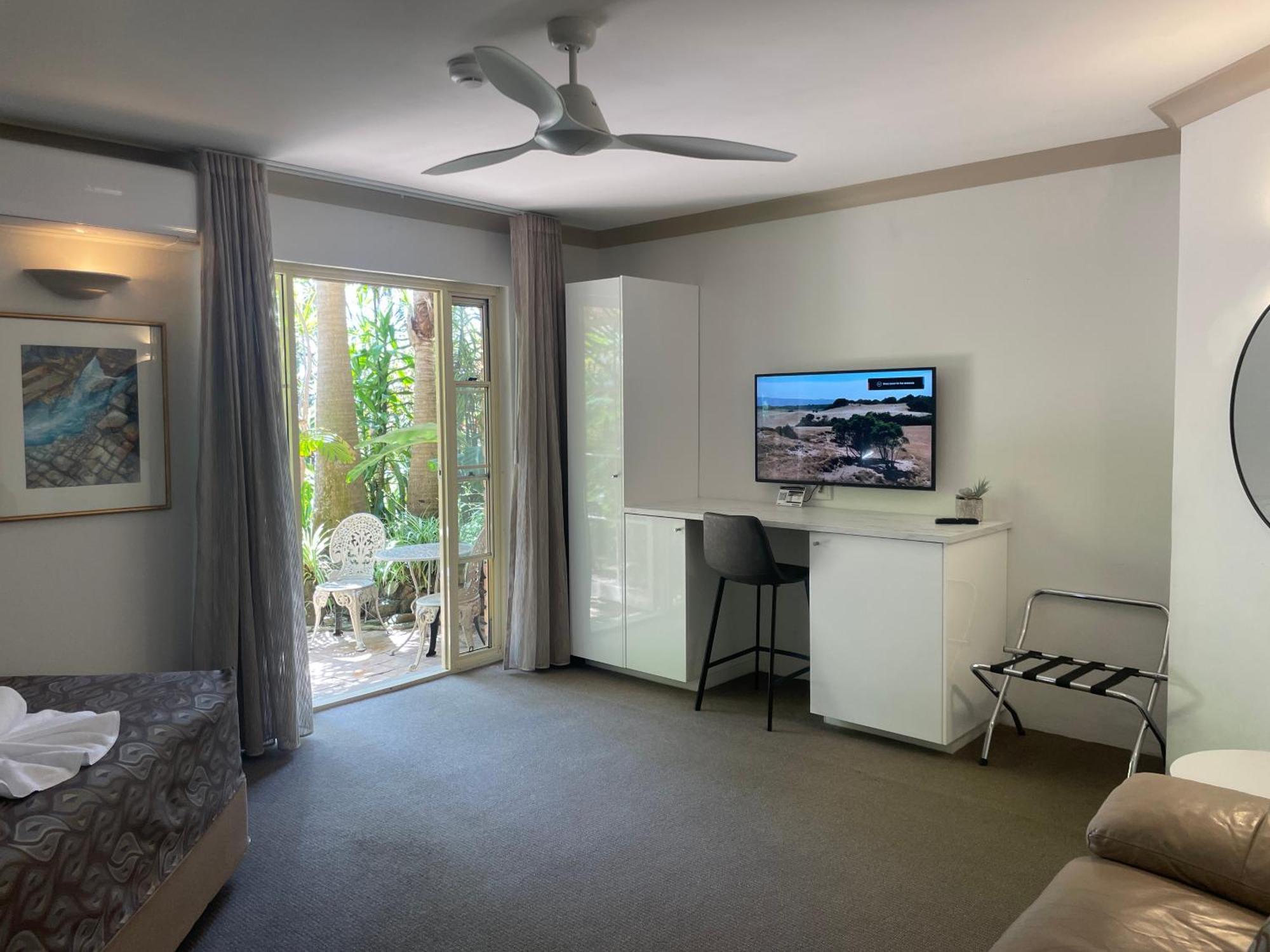 Oasis Inn Ulladulla - Welcoming Guests 18 Years And Older Экстерьер фото