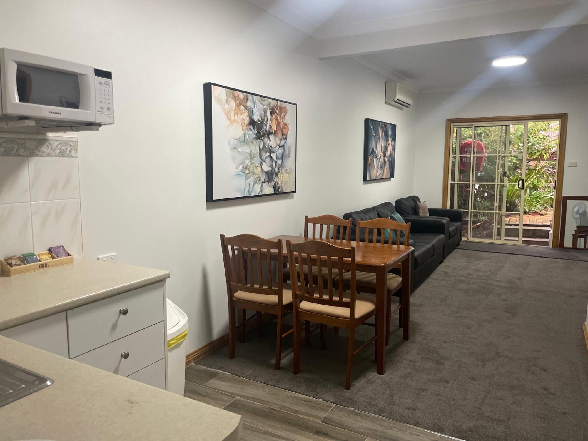 Oasis Inn Ulladulla - Welcoming Guests 18 Years And Older Экстерьер фото